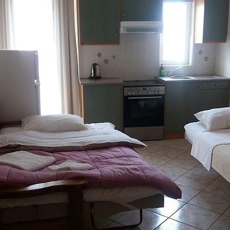 Hanna'S Apartments Палеохора Экстерьер фото